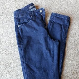 Size 28/6 Regualr Universal Threads Jeans